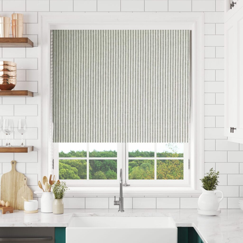 Emily Bond Oscar Smoke Roman Blind
